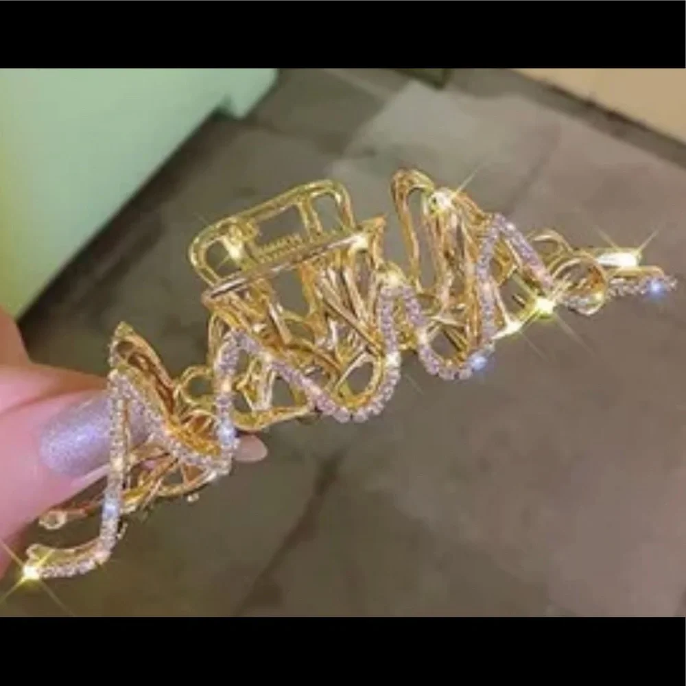 GIFT 💝- 🆑Super Sexy Hair Clip to Enhance your long hair looks!!!_3